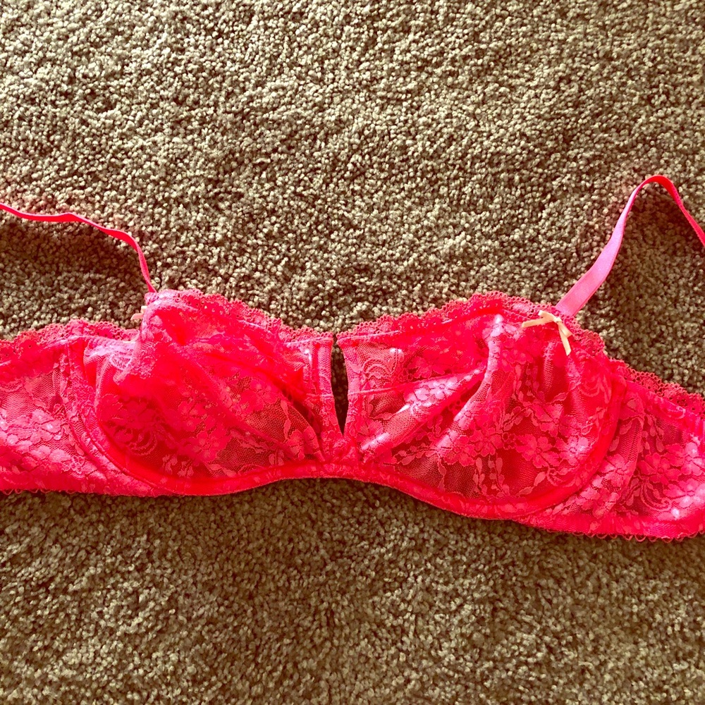 VS Hot pink lace bra
